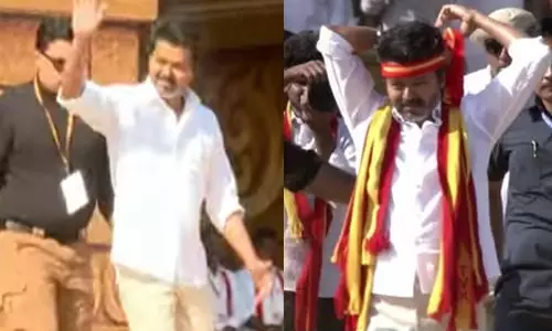 மாநாட்டு திடல் மேடையில் த.வெ.க. தலைவர் விஜய் ரேம்ப் வாக்- தொண்டர்கள் ஆரவாரம்