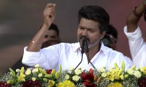 தாமரை இலையில் தண்ணீரே ஒட்டாது..!- பா.ஜ.க.வை விமர்சித்த விஜய்