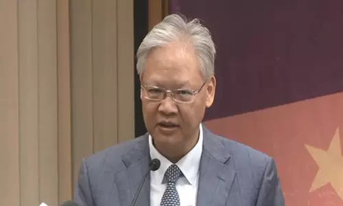 இந்திய பொருட்களுக்கு 50 சதவீத வரி விதித்த அமெரிக்கா: சீனா எதிர்ப்பு