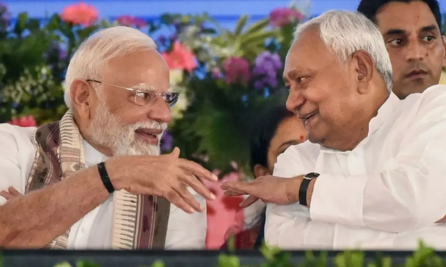 தேர்தல் நெருங்கும் பீகாரில் ரூ.13 ஆயிரம் கோடி திட்டங்களை தொடங்கி வைத்த பிரதமர் மோடி! தேர்தல் நெருங்கும் பீகாரில் ரூ.13 ஆயிரம் கோடி திட்டங்களை தொடங்கி வைத்த பிரதமர் மோடி!