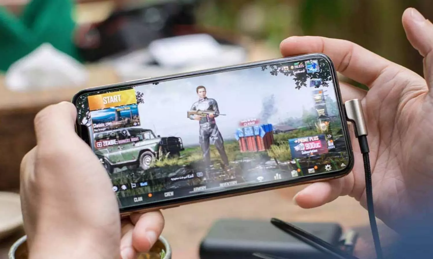 PUBG-க்கு அடிமையானதால் செல்போனை பிடுங்கிய பெற்றோர் - விரக்தியில் 10 ஆம் வகுப்பு மாணவன் தற்கொலை PUBG-க்கு அடிமையானதால் செல்போனை பிடுங்கிய பெற்றோர் - விரக்தியில் 10 ஆம் வகுப்பு மாணவன் தற்கொலை