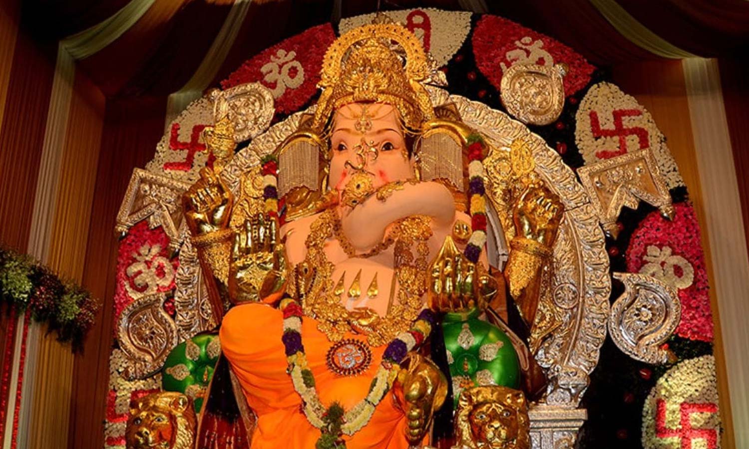 மும்பையில் சதுர்த்தி விழா: விநாயகர் சிலை ரூ.474 கோடிக்கு காப்பீடு மும்பையில் சதுர்த்தி விழா: விநாயகர் சிலை ரூ.474 கோடிக்கு காப்பீடு