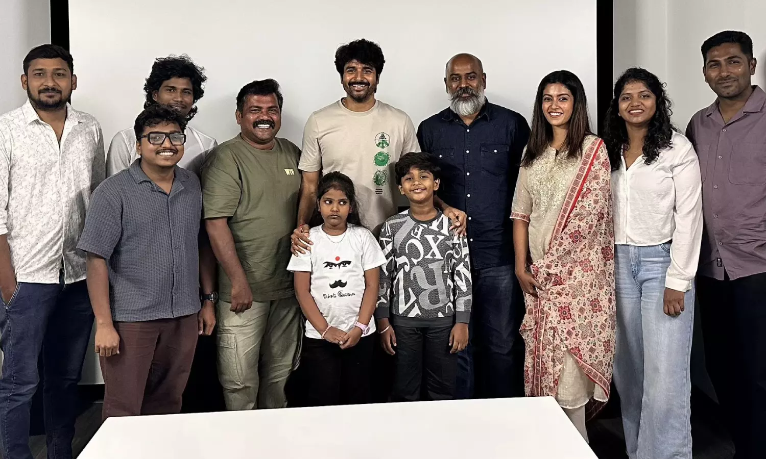 `மெட்ராஸ் மேட்னி படத்தை பார்த்து படக்குழுவை பாராட்டிய சிவகார்த்திகேயன்!