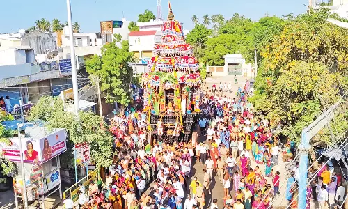 அரோகரா கோஷம் விண்ணதிர திருச்செந்தூர் கோவிலில் ஆவணித்திருவிழா தேரோட்டம் கோலாகலம்