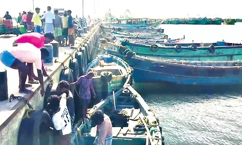 வேலைநிறுத்த போராட்டம் வாபஸ் எதிரொலி-  12 நாட்களுக்குப் பிறகு கடலுக்கு சென்ற ராமேசுவரம் மீனவர்கள்