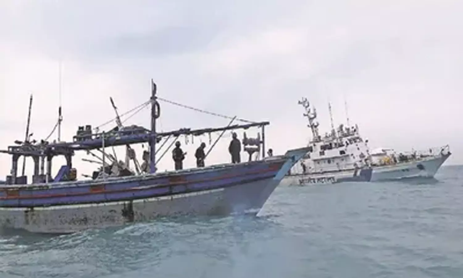 குஜராத் கடற்பகுதி அருகே 15 பாகிஸ்தான் மீனவர்கள் கைது