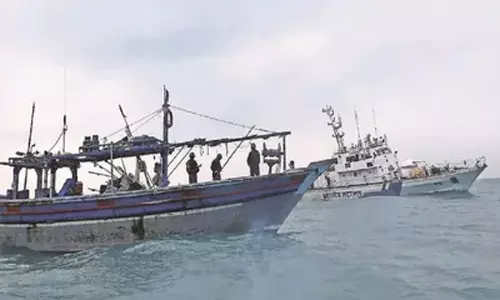 குஜராத் கடற்பகுதி அருகே 15 பாகிஸ்தான் மீனவர்கள் கைது