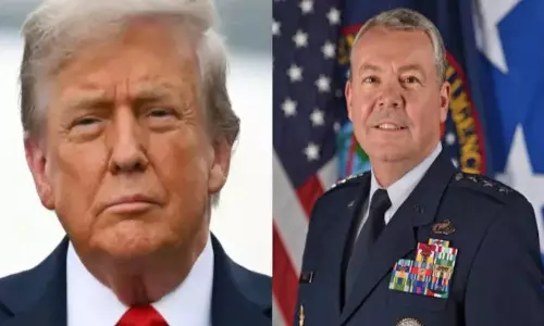 அமெரிக்க ராணுவ தலைமையிடமான பென்டகனின் உளவுப்பிரிவு தலைவர் திடீர் நீக்கம்