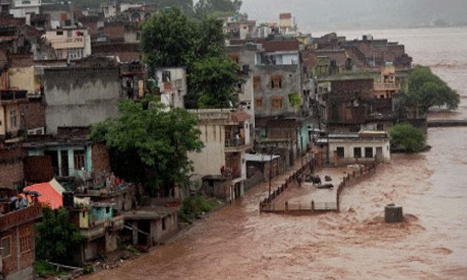 பாகிஸ்தானில் பெருவெள்ளம் ஏற்படும் அபாயம் - மனிதாபிமான அடிப்படையில் எச்சரித்த இந்தியா பாகிஸ்தானில் பெருவெள்ளம் ஏற்படும் அபாயம் - மனிதாபிமான அடிப்படையில் எச்சரித்த இந்தியா