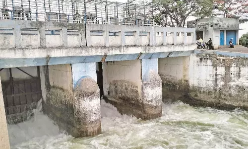 வீராணம் ஏரி மீண்டும் நிரம்பியது- உபரி நீர் வெளியேற்றம்