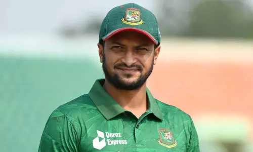 டி20 கிரிக்கெட்டில் முதல் வீரராக வரலாற்று சாதனை படைத்த ஷகிப் அல் ஹசன்