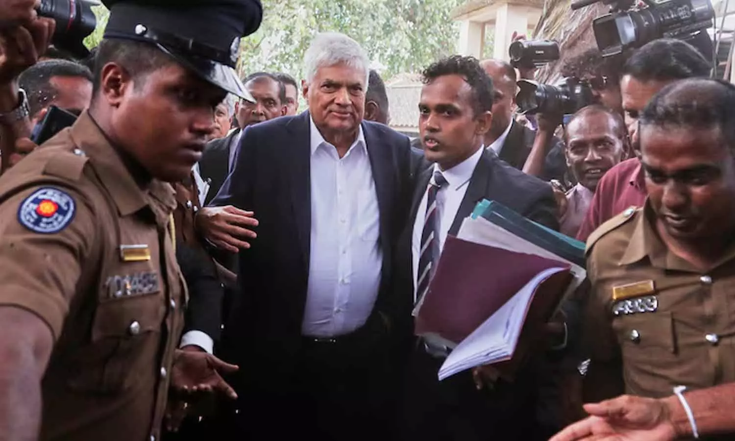 நிதி முறைகேடு புகார்: முன்னாள் இலங்கை அதிபருக்கு ஜாமீன்