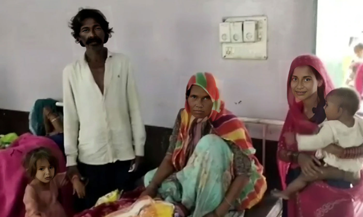 பிள்ளைகளுக்கு திருமணம் ஆன நிலையிலும் 17-வது குழந்தையை பெற்றெடுத்த 55 வயது பெண்