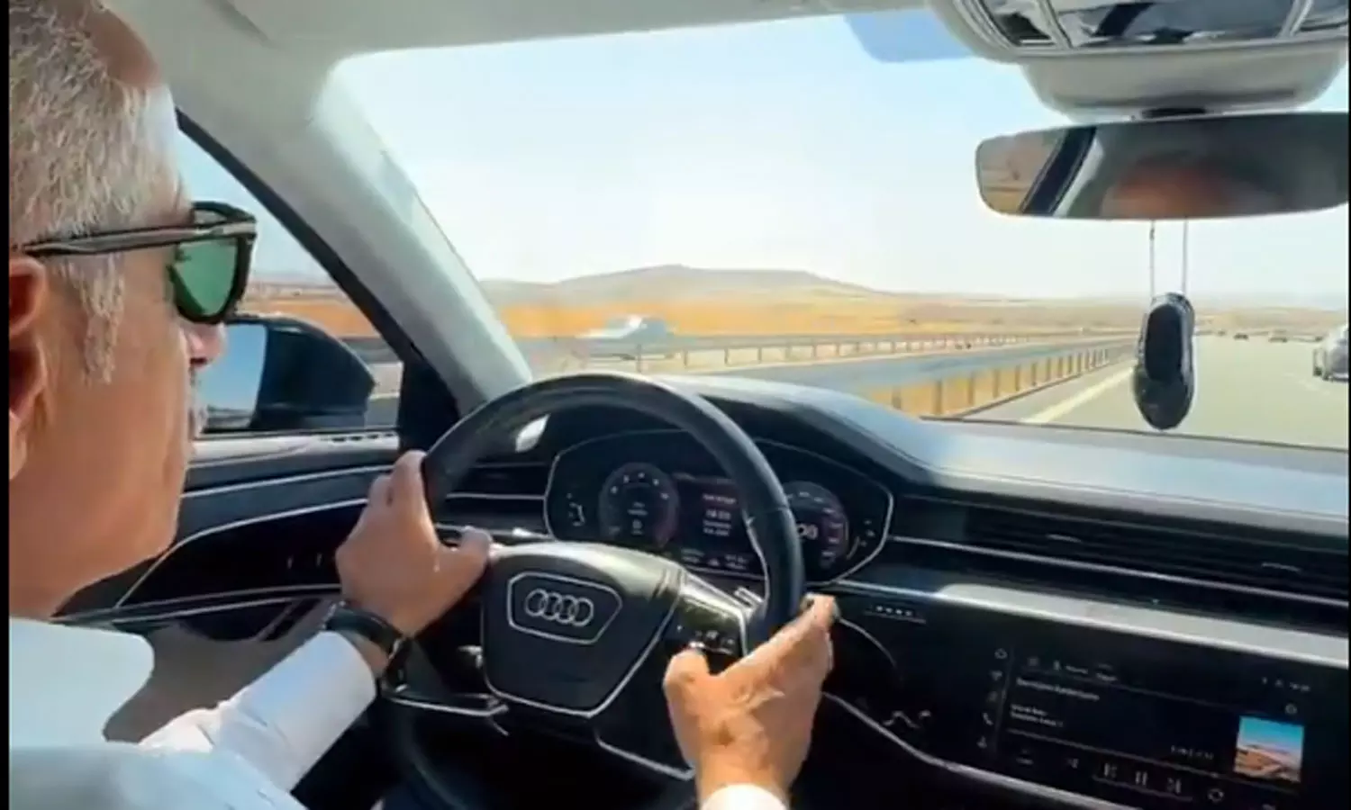 அதிவேகமாக காரை ஓட்டிய துருக்கி மந்திரி: அபராதம் விதித்த போக்குவரத்துத் துறை