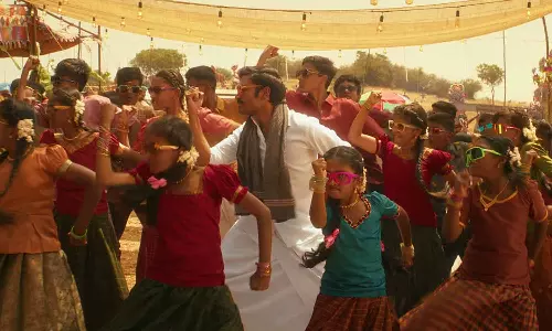 இட்லி கடை படத்தின் எஞ்சாமி தந்தானே பாடலின் லிரிக் வீடியோ வெளியானது