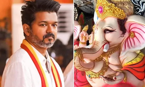 முதல்வர் நாற்காலியில் அமர்ந்து கையெழுத்திடும் விஜய்- வைரலாகும் த.வெ.க.வினரின் விநாயகர் சிலை
