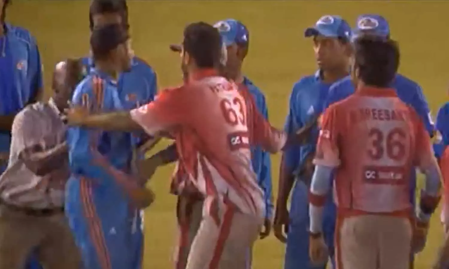 ஹர்பஜன் சிங்- ஸ்ரீசந்த் இடையே நடந்தது என்ன?- 17 வருடமாக யாரும் பார்க்காத வீடியோவை வெளியிட்ட லலித் மோடி..!