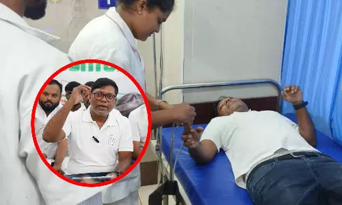 உண்ணாவிரத போராட்டம்: சசிகாந்த் செந்தில் மருத்துவமனையில் அனுமதி