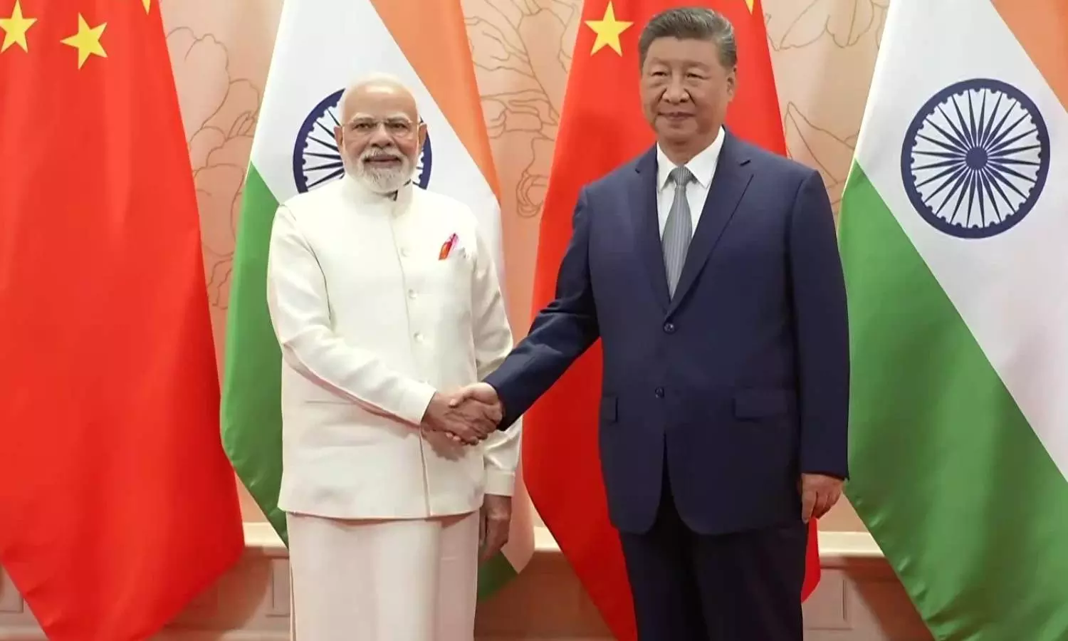 சீன அதிபர் ஜி ஜின்பிங் உடன் பிரதமர் நரேந்திர மோடி சந்திப்பு