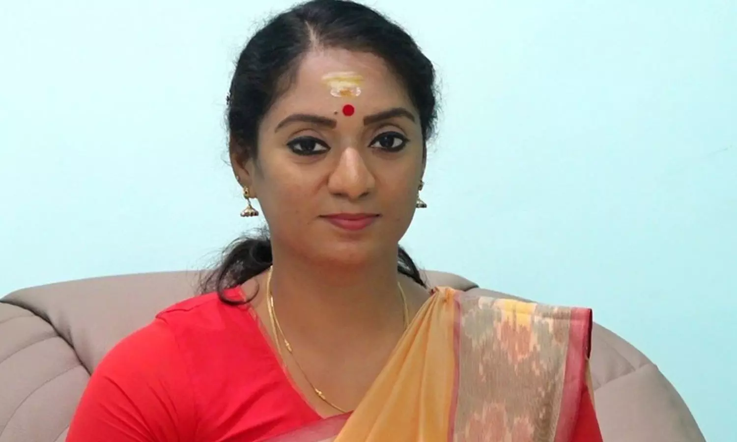 பெண் எம்.எல்.ஏ.வை டார்ச்சர் செய்த அமைச்சர் யார்?- மோதலுக்கான காரணம் குறித்து பரபரப்பு தகவல்