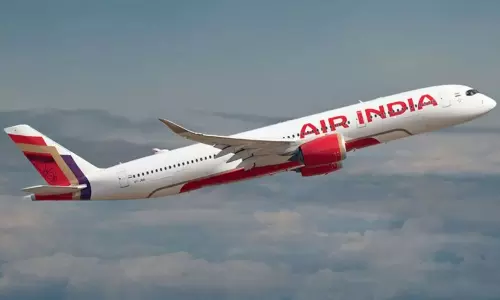 எஞ்சினில் தீப்பிடிக்கும் அபாயம்..  பயணிகளுடன் புறப்பட்ட ஏர் இந்தியா விமானம் அவசர தரையிறக்கம்