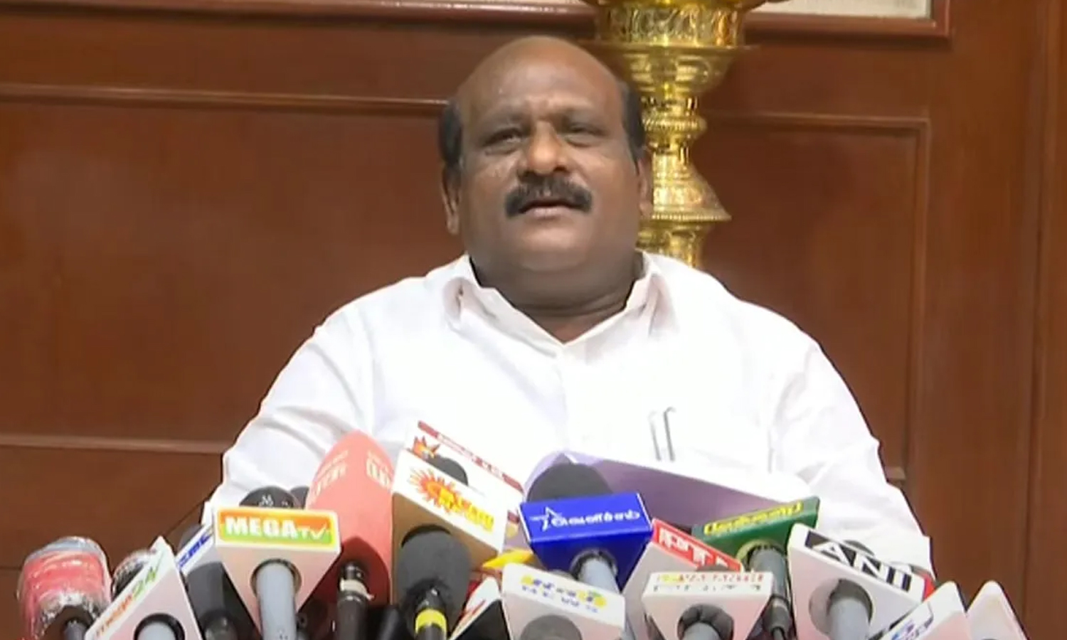 அரசு கல்லூரிகளில் 560 தற்காலிக கவுரவ விரிவுரையாளர்கள் பணி நியமனம்- அமைச்சர் கோவி. செழியன் அரசு கல்லூரிகளில் 560 தற்காலிக கவுரவ விரிவுரையாளர்கள் பணி நியமனம்- அமைச்சர் கோவி. செழியன்