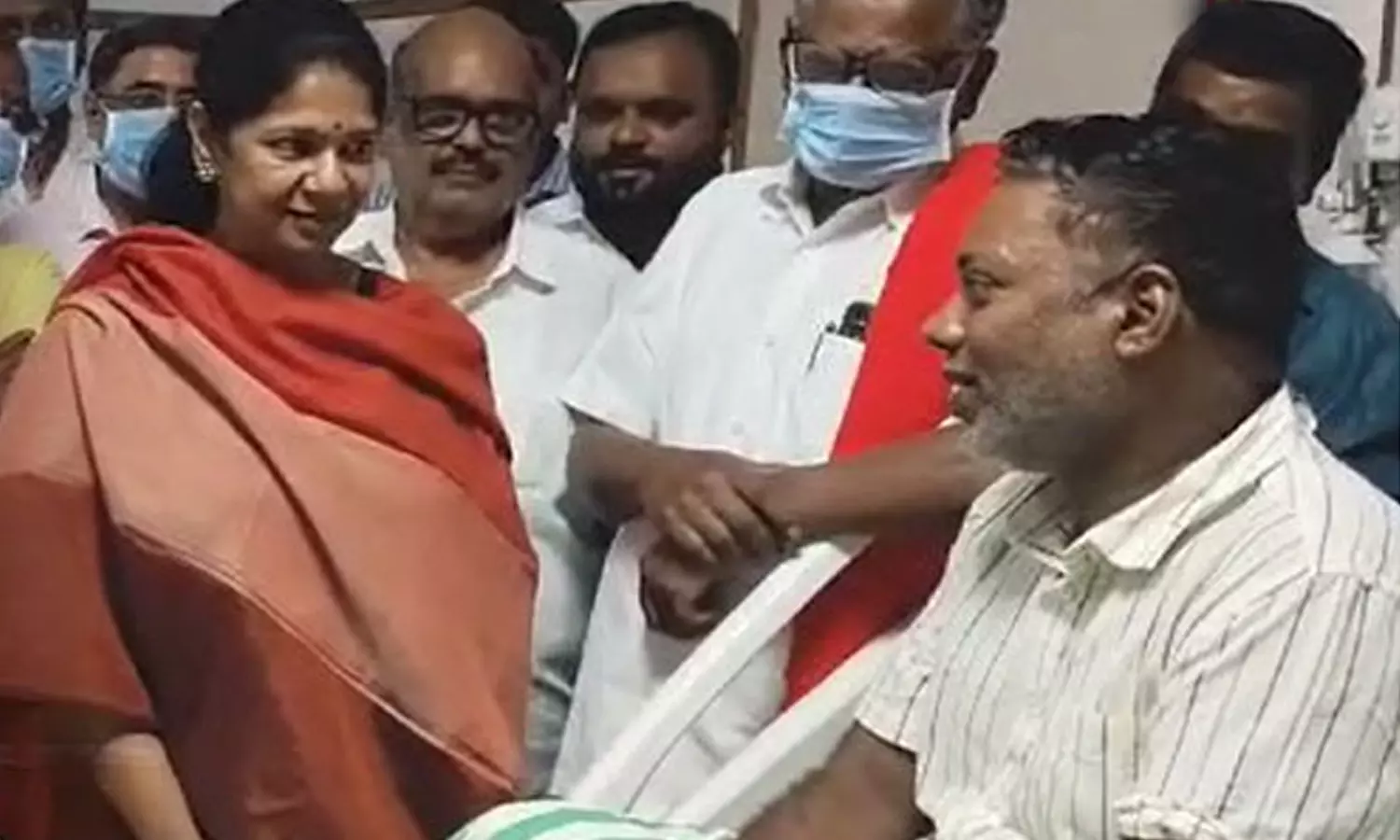 சசிகாந்த் செந்தில் உண்ணாவிரதத்தை கைவிட முதலமைச்சர் அறிவுறுத்தியுள்ளார்- கனிமொழி எம்.பி.