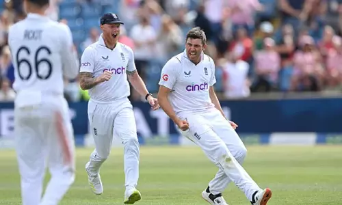 ரெட் பால் கிரிக்கெட்டுக்கு காலவரையற்ற ஓய்வு- இங்கிலாந்து வேகப்பந்து வீச்சாளர் அதிர்ச்சி முடிவு