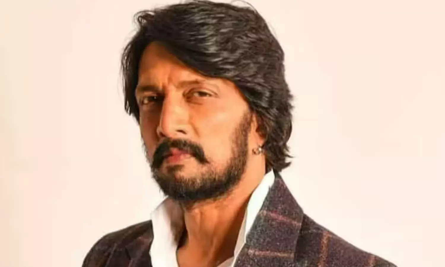 அரசியலுக்கு வருவது குறித்து பேசிய நடிகர் கிச்சா சுதீப் அரசியலுக்கு வருவது குறித்து பேசிய நடிகர் கிச்சா சுதீப்