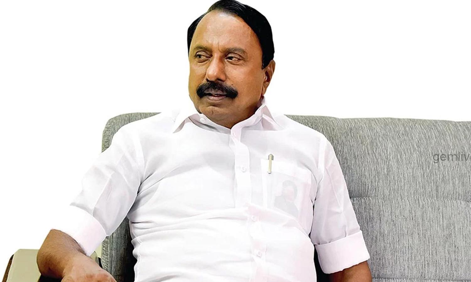 வரும் 5-ந்தேதி முக்கிய அறிவிப்பை வெளியிடும் முன்னாள் அமைச்சர் செங்கோட்டையன்- ஆதரவாளர்கள் திரண்டதால் பரபரப்பு