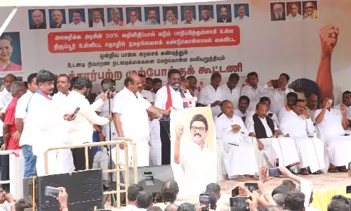 மோடி அரசின் தவறான பொருளாதார கொள்கையால் பாதிக்கப்பட்டுள்ளோம்- திருமாவளவன்