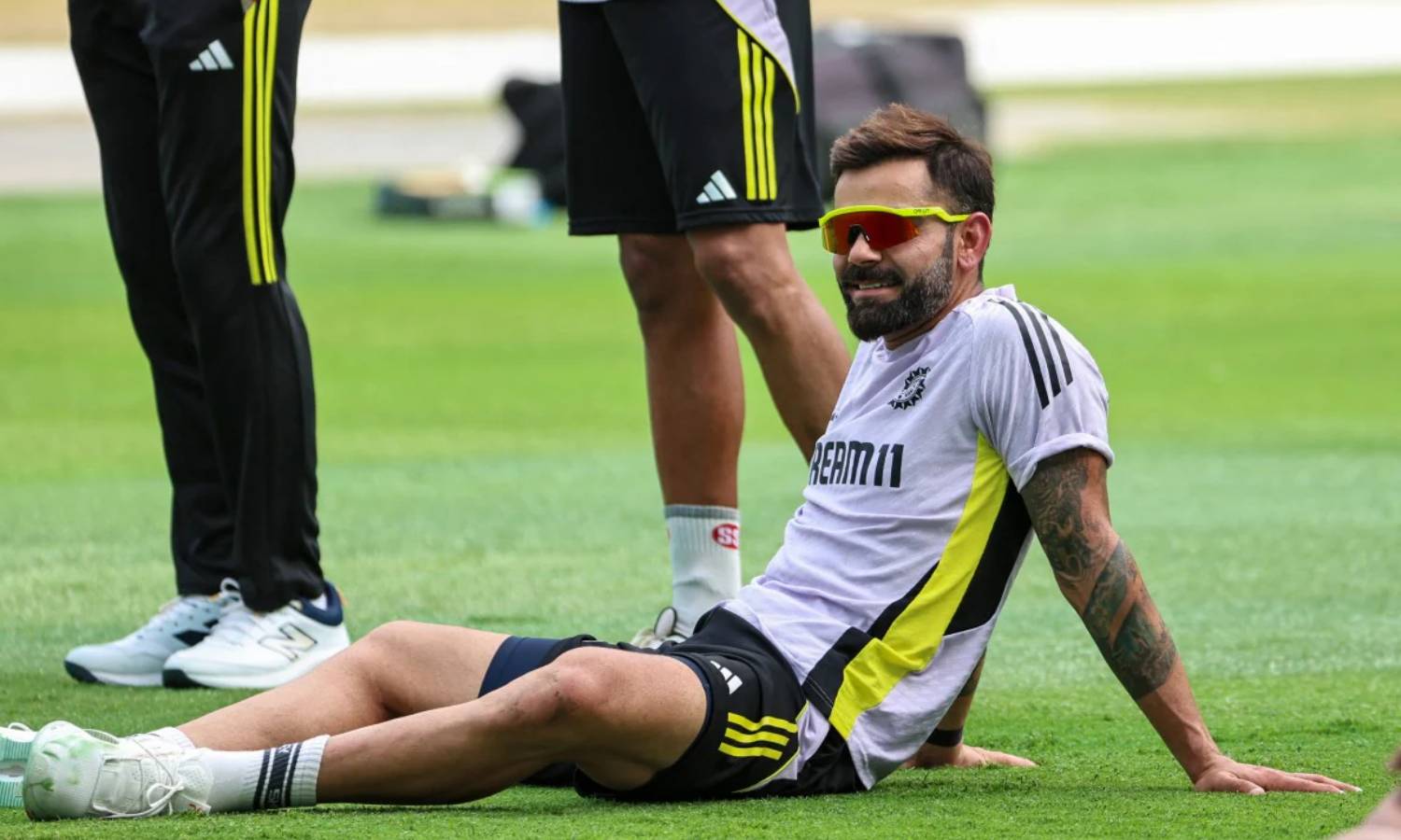 லண்டனில் இருந்தபடியே உடல் தகுதியில் தேர்ச்சி... கோலிக்கு மட்டும் விலக்கு ஏன்? - நெட்டிசன்கள் கேள்வி லண்டனில் இருந்தபடியே உடல் தகுதியில் தேர்ச்சி... கோலிக்கு மட்டும் விலக்கு ஏன்? - நெட்டிசன்கள் கேள்வி