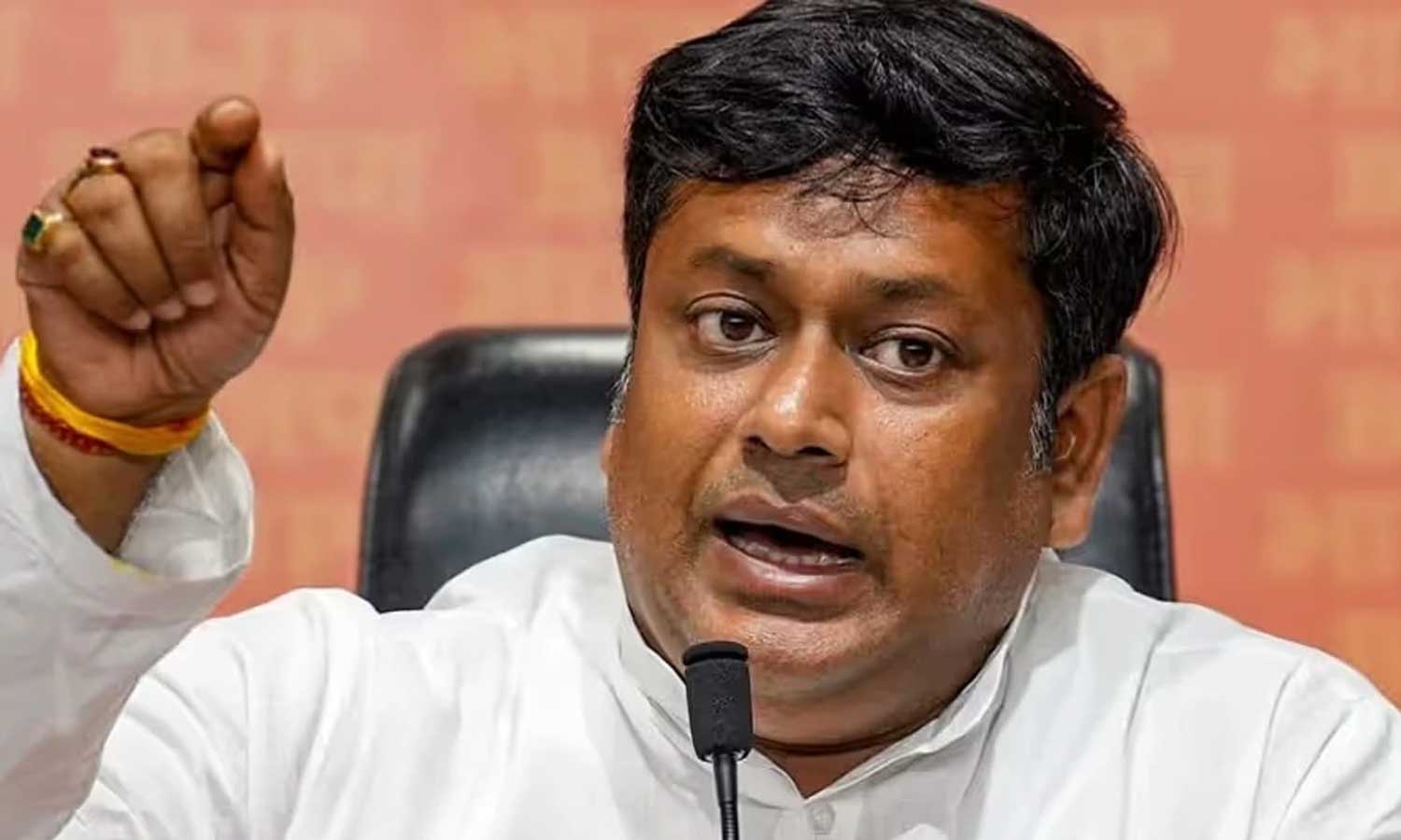 இந்துக்கள் பெரும்பான்மையாக இருக்கும் வரை மதச்சார்பின்மை, கம்யூனிசம் நிலைத்திருக்கும்: மத்திய அமைச்சர்