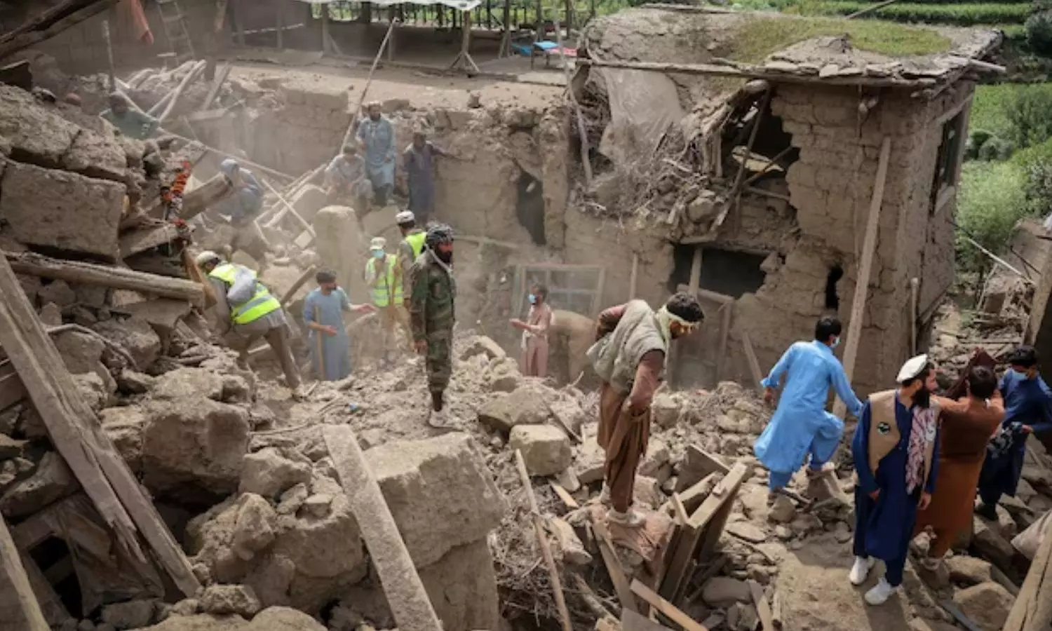 ஆப்கானிஸ்தானில் மீண்டும் 6.2 ரிக்டர் அளவில் நிலைநடுக்கம்.. டெல்லி வரை நில அதிர்வுகள் பதிவு ஆப்கானிஸ்தானில் மீண்டும் 6.2 ரிக்டர் அளவில் நிலைநடுக்கம்.. டெல்லி வரை நில அதிர்வுகள் பதிவு