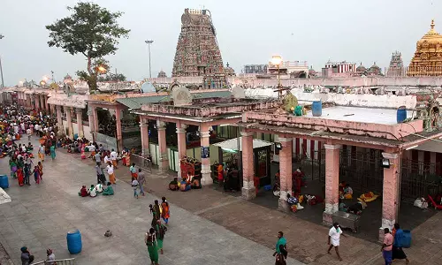 சந்திர கிரகணத்தை முன்னிட்டு பழனி கோவிலில் வருகிற 7-ந்தேதி பூஜை நேரம் மாற்றம்