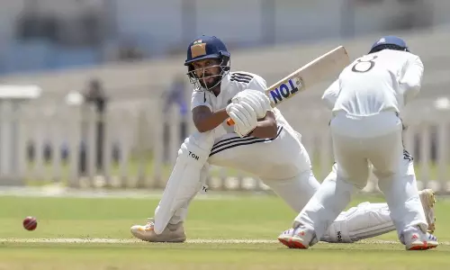 கம்பேக் கொடுத்த ருதுராஜ் கெய்க்வாட்: துலீப் கோப்பையில் சதமடித்து அசத்தல்