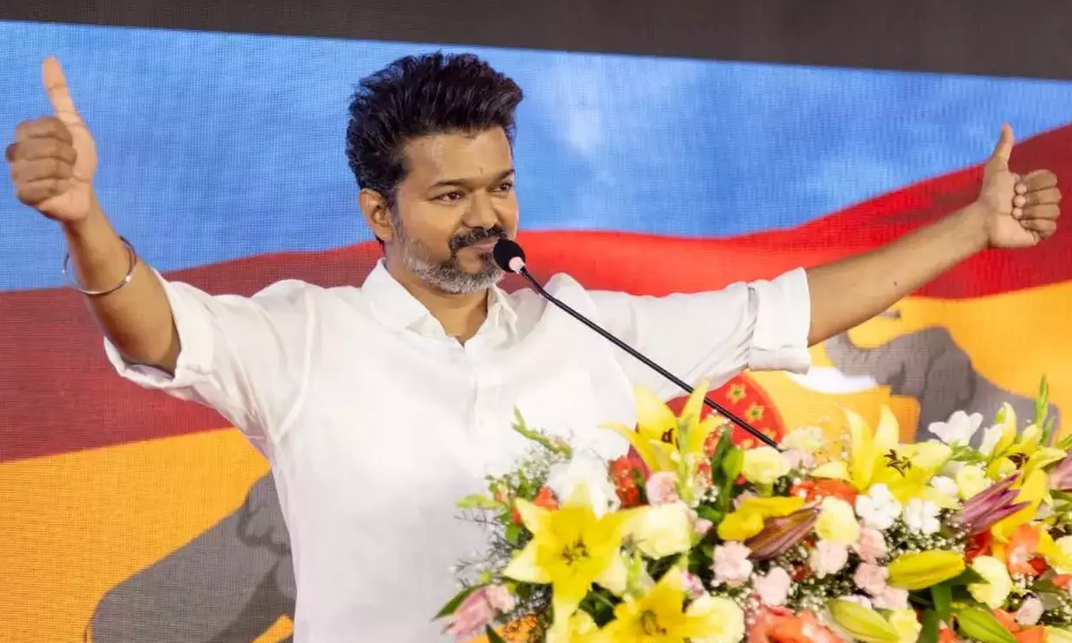 அறிவு தீபம் ஏற்றி, அறியாமை இருளை நீக்குபவர்கள் ஆசிரியர்கள்: விஜய் வாழ்த்து அறிவு தீபம் ஏற்றி, அறியாமை இருளை நீக்குபவர்கள் ஆசிரியர்கள்: விஜய் வாழ்த்து