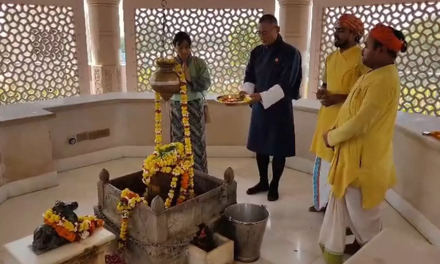 அயோத்தி ராமர் கோவிலில் சாமி தரிசனம் செய்தார் பூட்டான் பிரதமர்