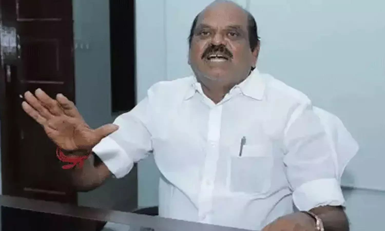 தொண்டர்களின் எண்ணத்தையே செங்கோட்டையன் வெளிப்படுத்தியுள்ளார்- வைத்திலிங்கம் எம்.எல்.ஏ பேட்டி