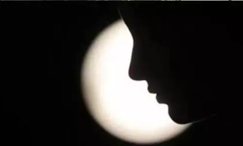 திடீரென நிர்வாணமாக தோன்றும் ஆண்கள்.. வயல்களுக்குள் பெண்களை இழுத்துச் சென்று பாலியல் துன்புறுத்தல்