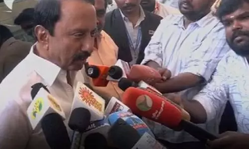 எதற்காக டெல்லி பயணம்?- செங்கோட்டையன் பதில்