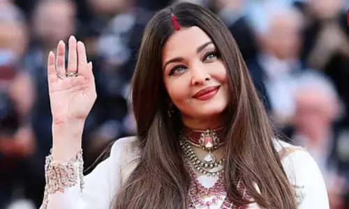 ஐஷ்வர்யா ராய் புகைப்படங்களை பயன்படுத்த தடை - ஐகோர்ட் அதிரடி உத்தரவு!