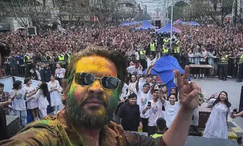 நேபாளத்தில் கவிழ்ந்த கம்யூனிஸ்ட் ஆட்சி.. அடுத்த பிரதமர் யார்? - ரேஸில் பிரபல ராப் பாடகர்!