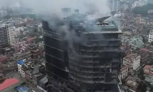 நேபாளம்: அரசு அலுவலகங்களை தொடர்ந்து தீக்கிரையான பிரபல ஓட்டல்