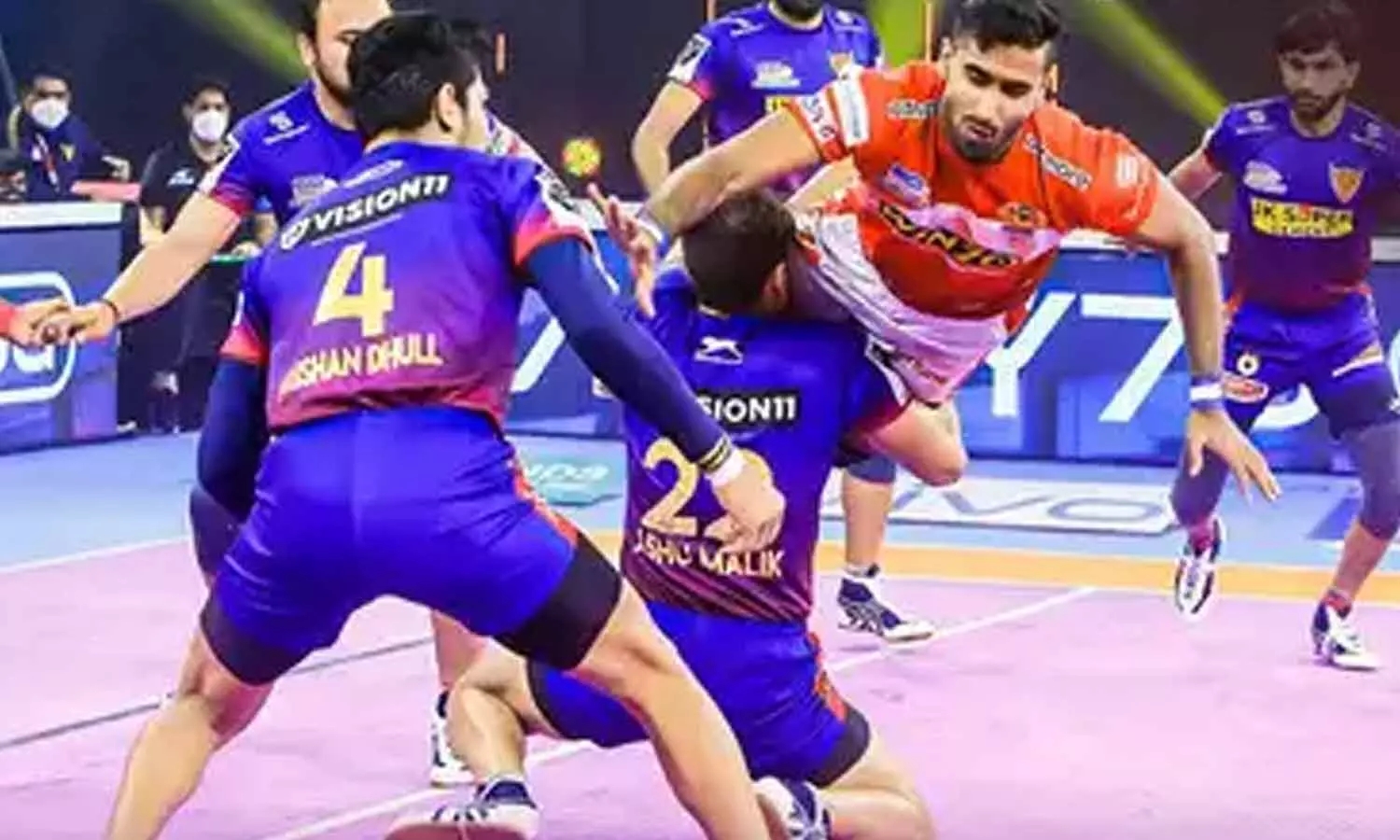 புரோ கபடி லீக்: டெல்லி அணியின் ஆதிக்கம் நீடிக்குமா? குஜராத்துடன் இன்று மோதல்