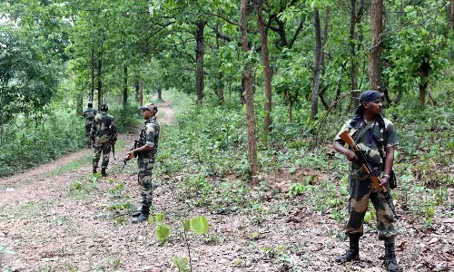 சத்தீஸ்கரில் என்கவுண்டரில் 8 நக்சலைட்டுகள் சுட்டுக்கொலை