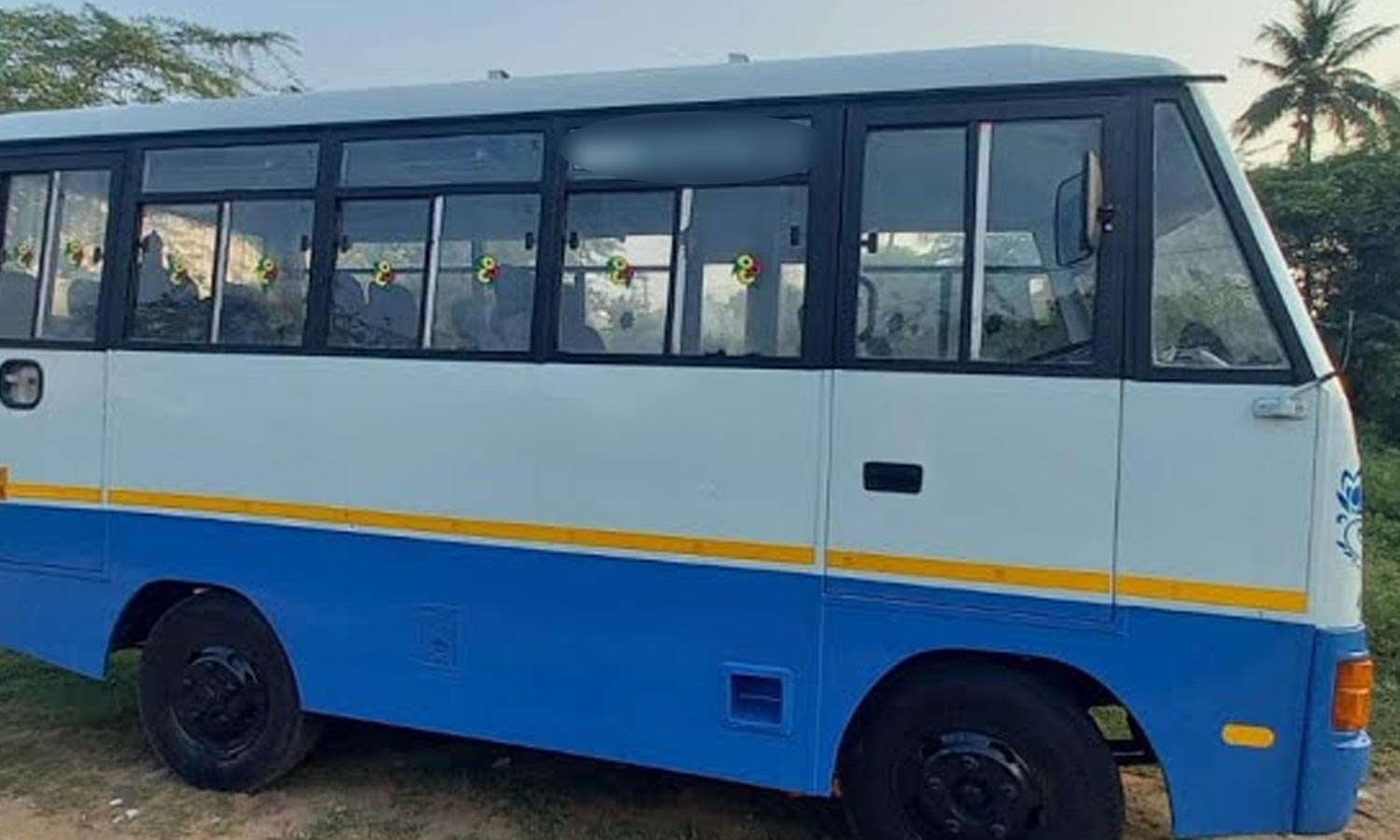 12 முதல் 16 இருக்கைகள் கொண்ட தனியார் வேன்களை மினி பஸ்களாக இயக்க அரசு அனுமதி