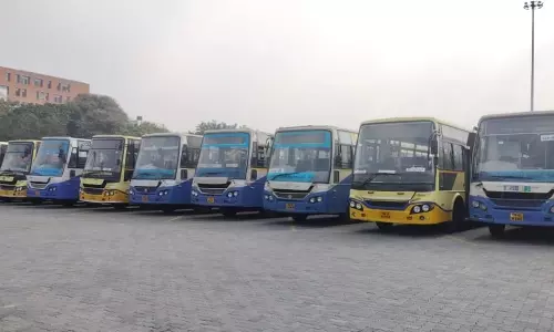 வார விடுமுறை, முகூா்த்த நாள்: 980 சிறப்பு பஸ்கள் இயக்கம்