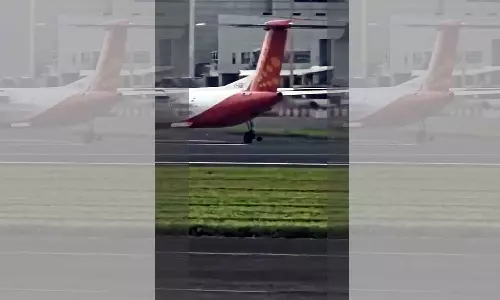 குஜராத்தில் 75 பயணிகளுடன் புறப்பட்டபோது விமானத்தின் டயர் கழன்று விழுந்ததால் பரபரப்பு..!