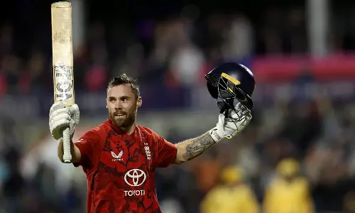 டி20 கிரிக்கெட்டில் இங்கிலாந்துக்காக அதிவேக சதம்: சாதனை படைத்த சால்ட்